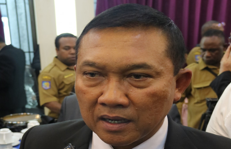 Gubernur Imbau Yohanes Youw Legowo